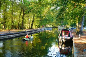 Basingstoke Canal, Barley Mow to Odiham Paddle Trail