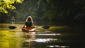 Independent kayaker