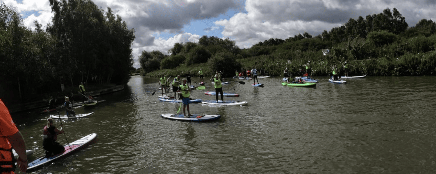 paddlers at the start line