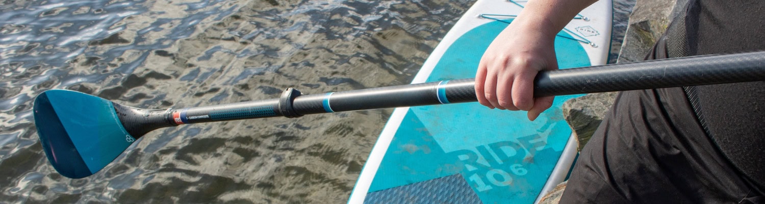 hand holding a paddle