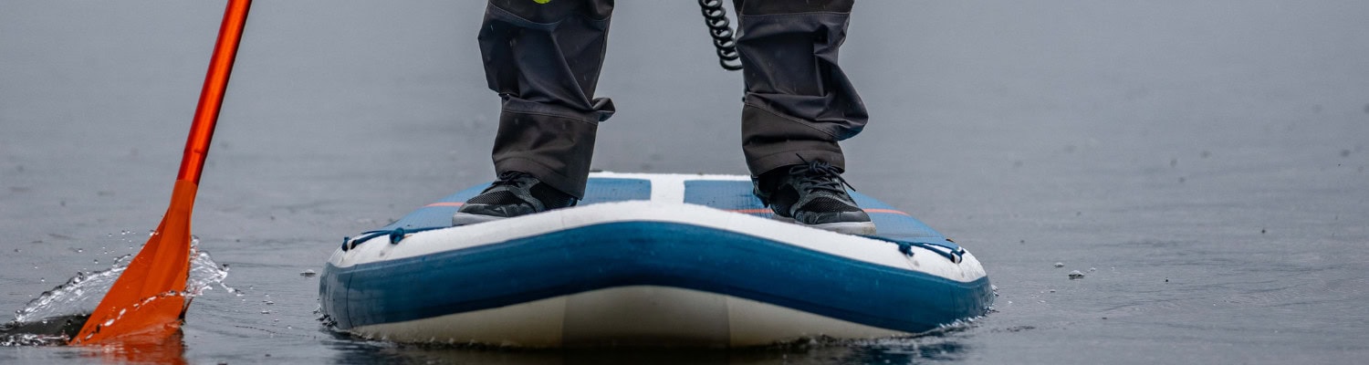 paddle in the water